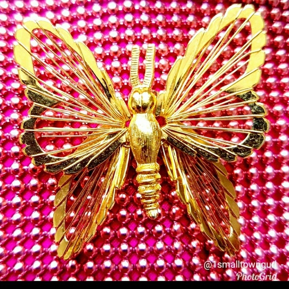 Vintage Jewelry - Monet Vintage Butterfly Brooch Gold color 1"